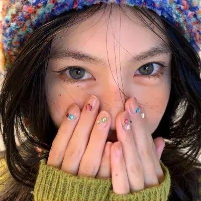 血红溅白纱